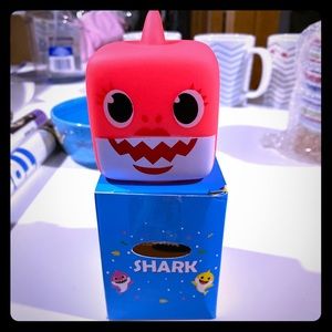 Baby shark singing shark that lights up